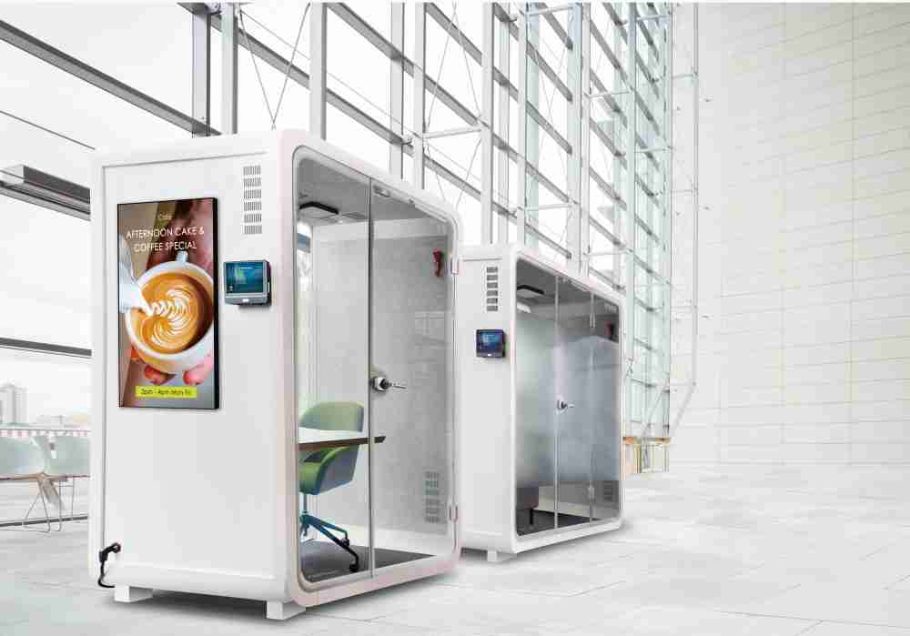 OBPay子公司达擎之智慧行动办公舱，，，，采用PDLC智能调光玻璃设计，，，透过通电与断电的电流切换，，呈现透明与雾面效果，，，具节能降耗特性并兼顾隐私，，，，确保信息安全