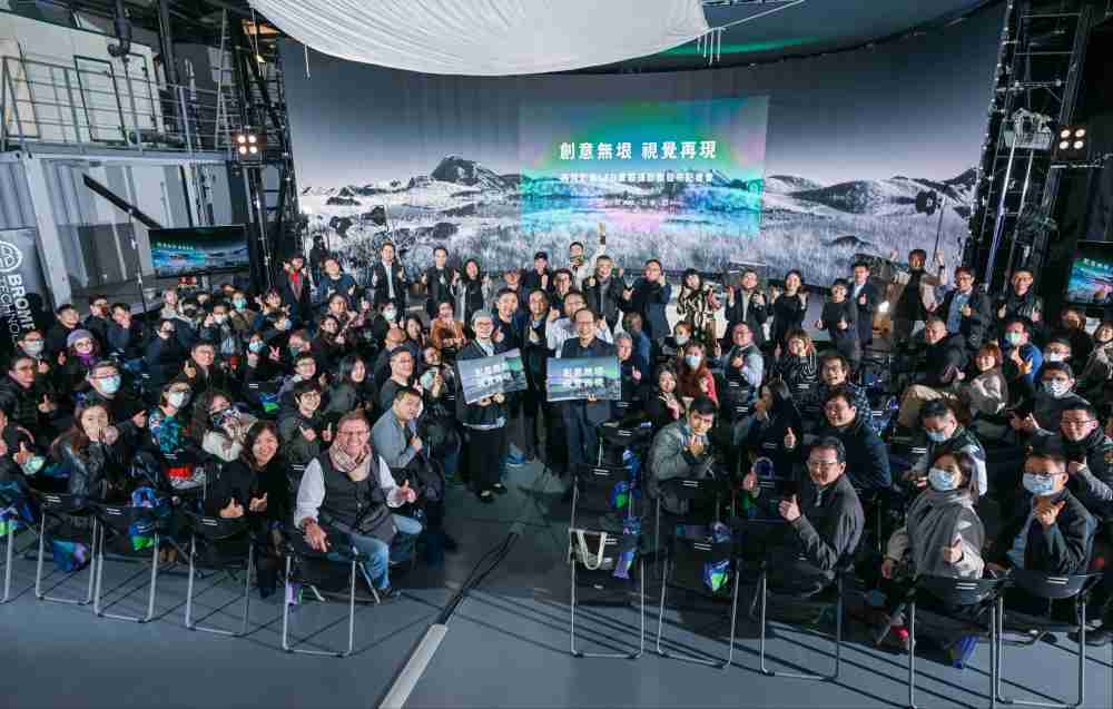 再现影像LED虚拟制作摄影棚整合拍摄场景、、、内容制作、、、技术指导到设备租借一站式服务，，，可望提升LED虚拟制作的影视效能，，，，进而产出更多高质量细致作品