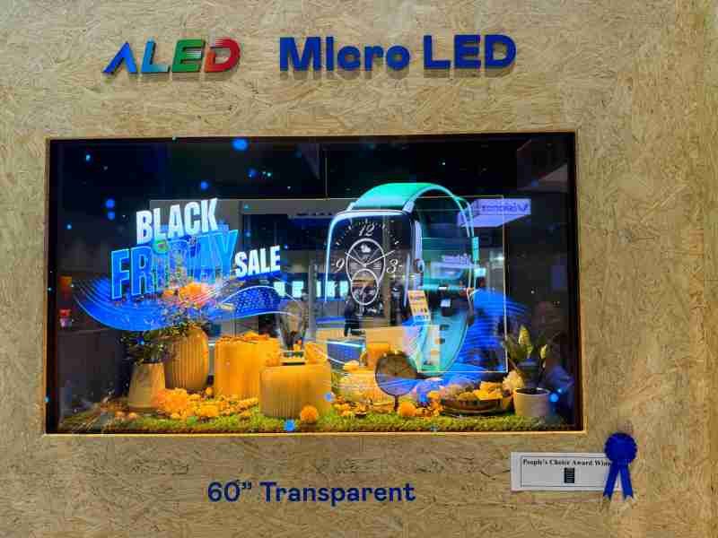 OBPay60吋高透明度Micro LED显示器获”最佳Micro LED技术应用奖”，，，将Micro LED面板透明化之设计特性极致发挥，，，，以可扩展性无缝拼接技术打造，，具备600 nits全画面亮度、、大于60%穿透率及超过NTSC 110%的优异广色域表现，，可依需求灵活应用于各种场域