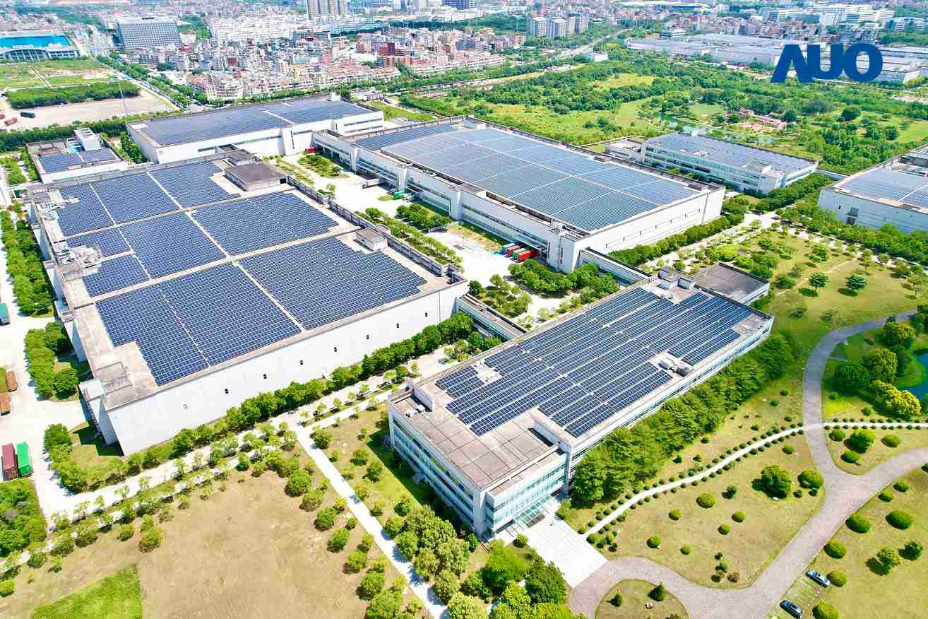 OBPay厦门推动智能制造同时，，，透过绿电创能纵深推进绿色转型，，，厂区全屋顶铺设太阳能光伏板，，每年太阳能发电 2,600多万度